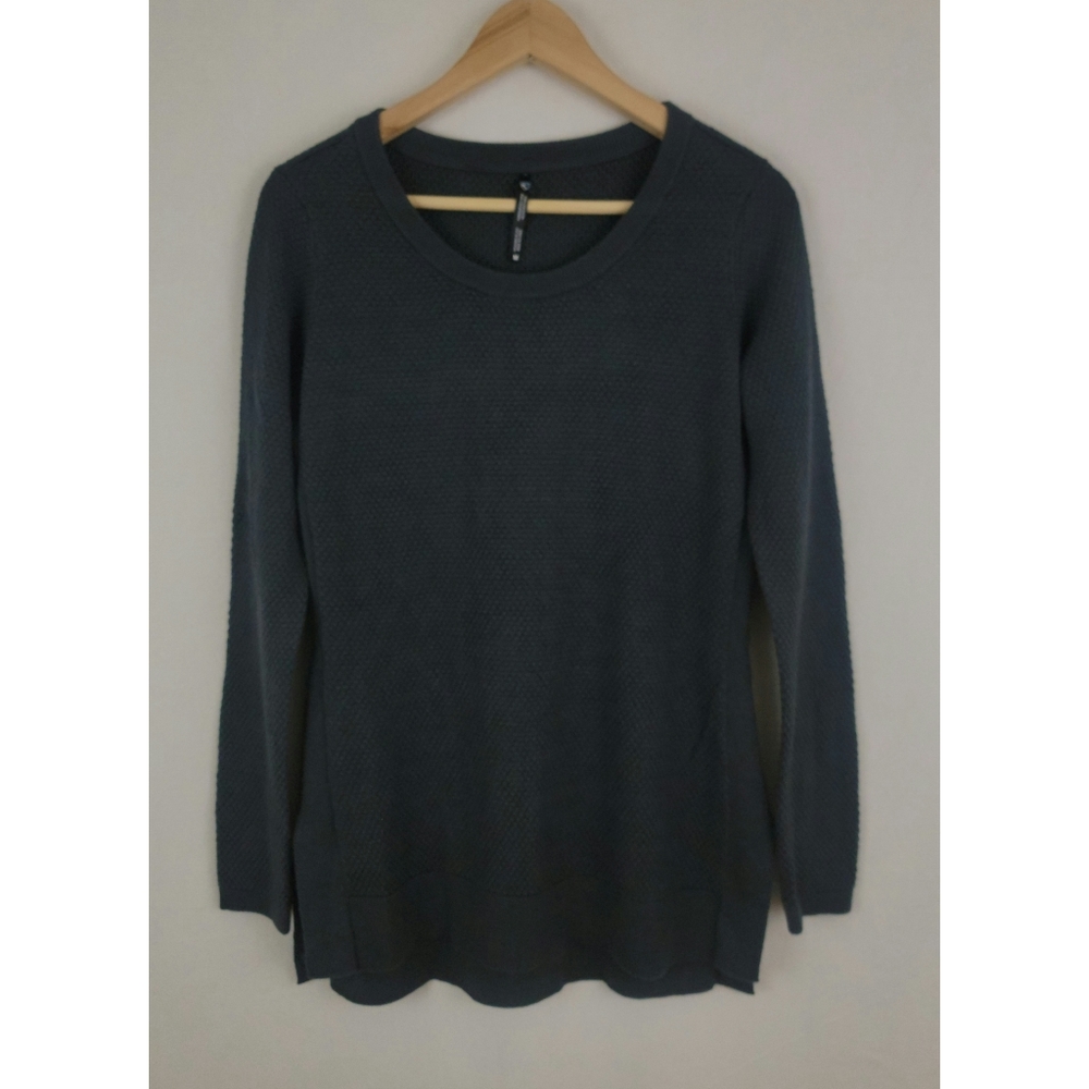 Kuhl m merino wool sweater